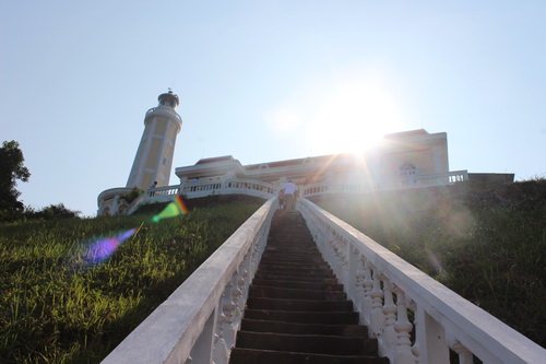 Ngọn hải đăng trên đảo Vĩnh Thực - cây đèn biển gần biên giới nhất